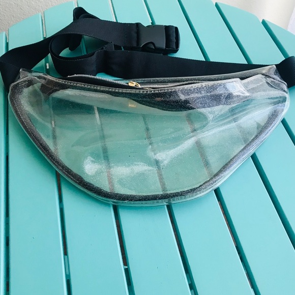 Clear Glitter Large Fanny Pack - Picture 4 of 6